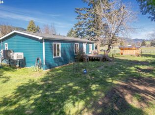 238 Ball Ln, Riddle, OR 97469