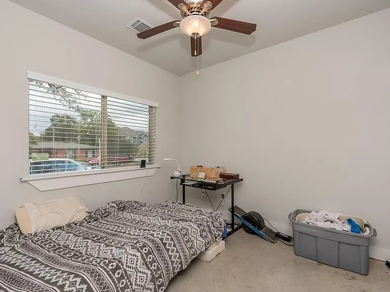 4308 Oaklawn St — Photo 8