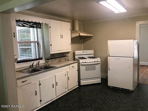 2nd image of 1314 Parkview Dr