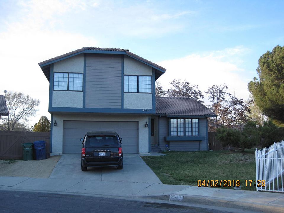 1st image of 2717 La Mesa Ct