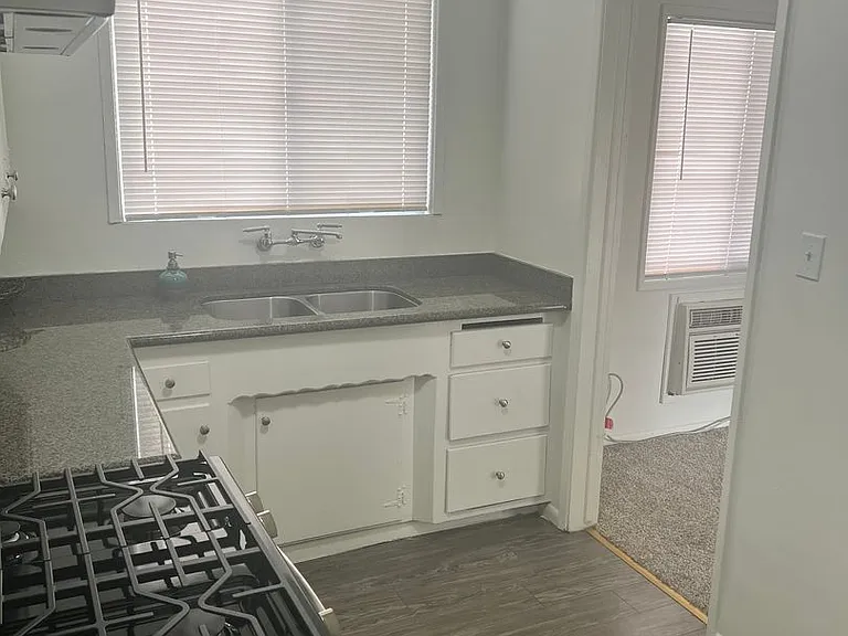 13840 Christine Dr — Photo 10