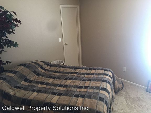 5th image of 617 S Los Feliz Dr