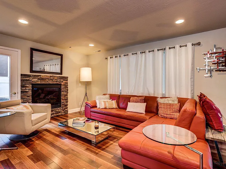953 N Armstrong Dr — Photo 13