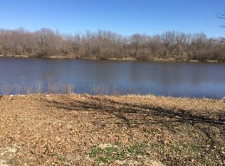 7100 White Swan Ln, Red Bud, IL 62278