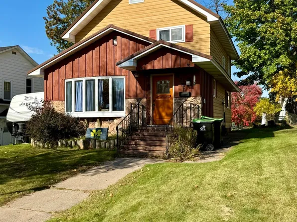 524 Detroit Ave, Iron Mountain, MI 49801