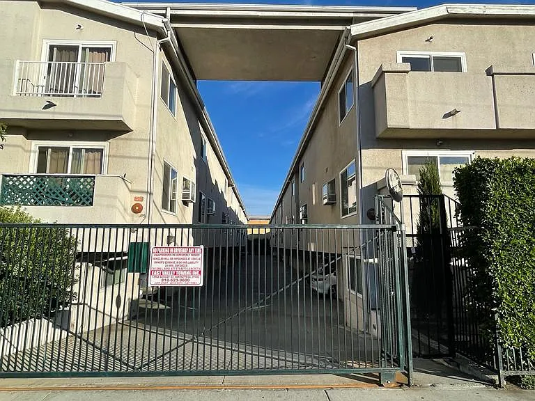8828 Burnet Ave #8 — Photo 23