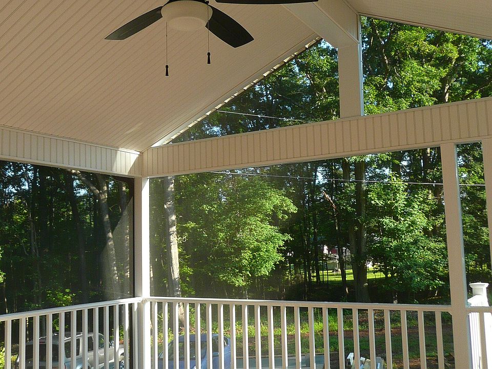 16 X 16 screened deck