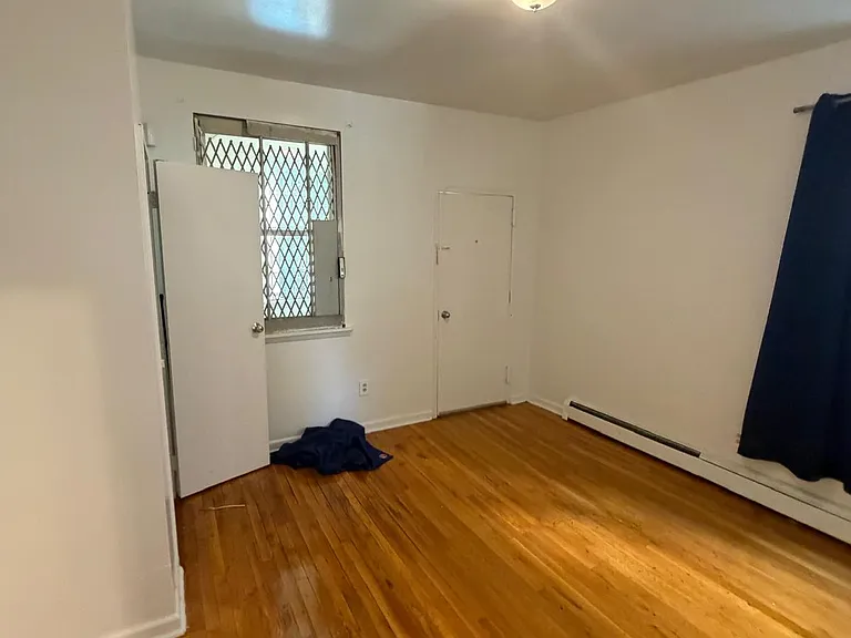 642 18th Ave #1R — Photo 5