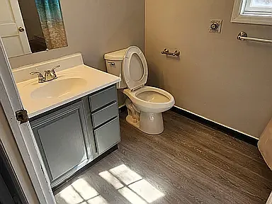 2400 Albany St #2 — Photo 7