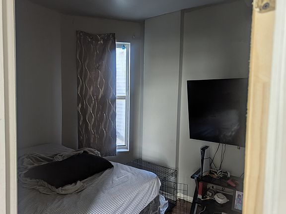 5th image of 1328 S Springfield Ave