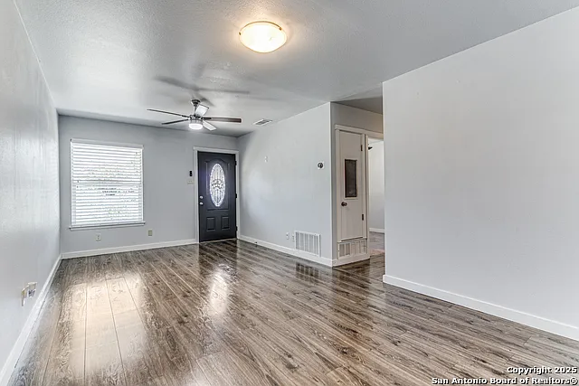 224A Frey St — Photo 3