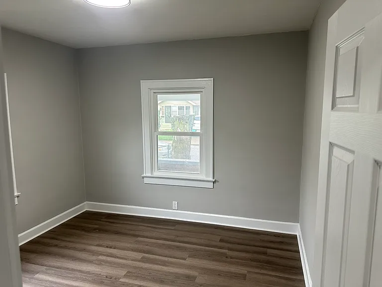 1826 Mansfield St — Photo 7