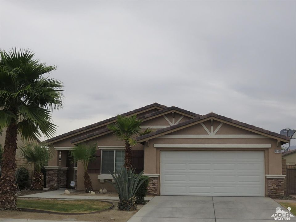 2nd image of 85522 Avenida Maria