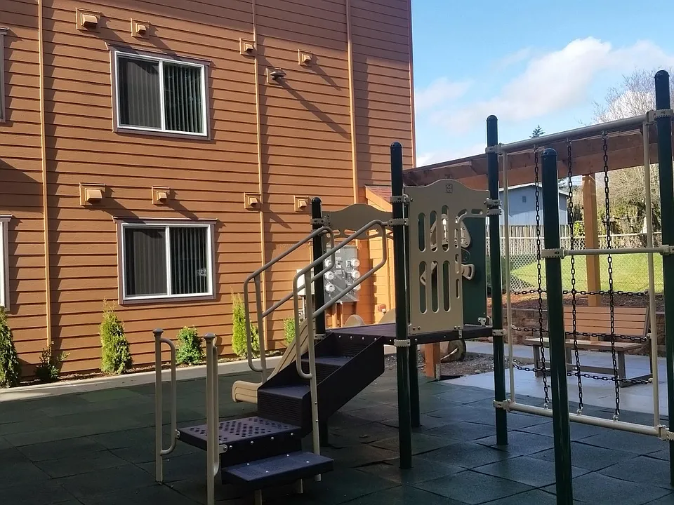 Riva Courtyard Apartments