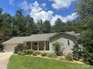15 Beaverdam Knoll Rd, Asheville, NC 28804