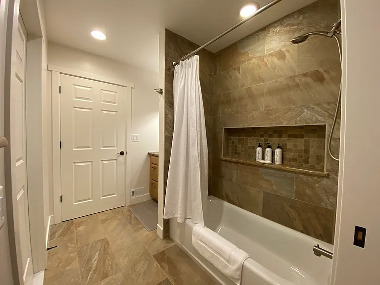 2048 Marina Ct — Photo 20