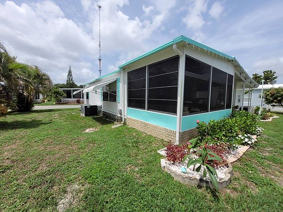 5th image of 831 Calamondin Ct