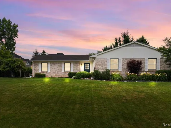 2961 Hartford Ln, Shelby Township, MI 48316