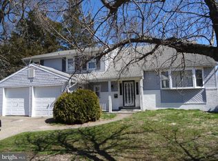 10 York Ct, Turnersville, NJ 08012