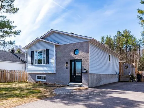 45 Brumm Rd, Petawawa, ON K8A 7G6