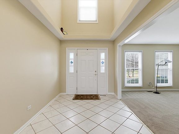 4th image of 529 Springwood Ave