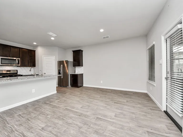 3630 Telford Ln — Photo 18