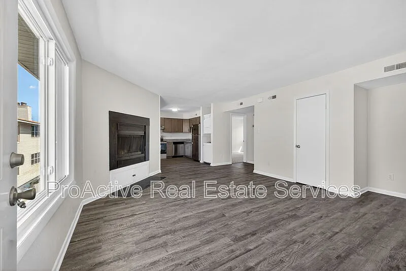 Building Photo - 1415 E Ocean View Ave #J
