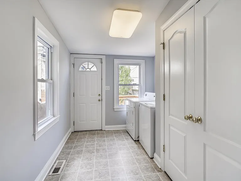1444 Battery Ave — Photo 15