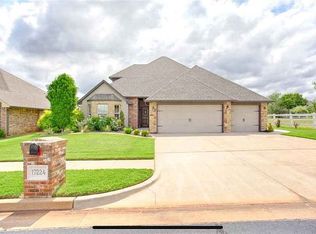 17224 Ridgewood Dr, Edmond, OK 73012