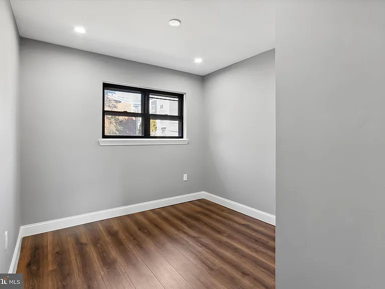 296 Greenough St #2 — Photo 11