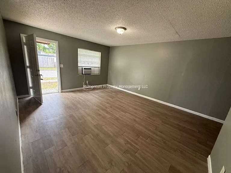 8218 N Elmer St #A — Photo 3