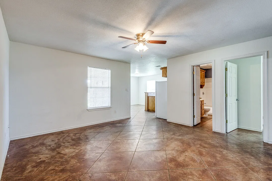 2 bed, 936 sqft, $1,350 — Photo 4