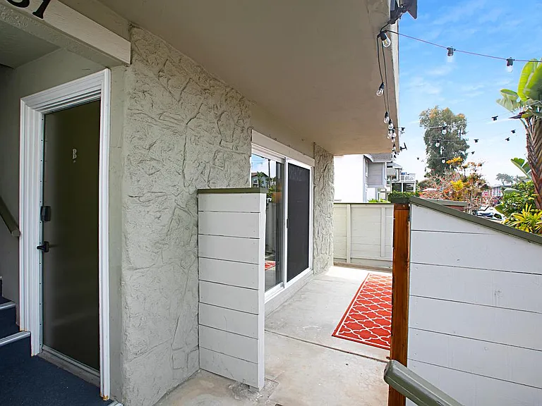 2151 Manchester Ave #B — Photo 25