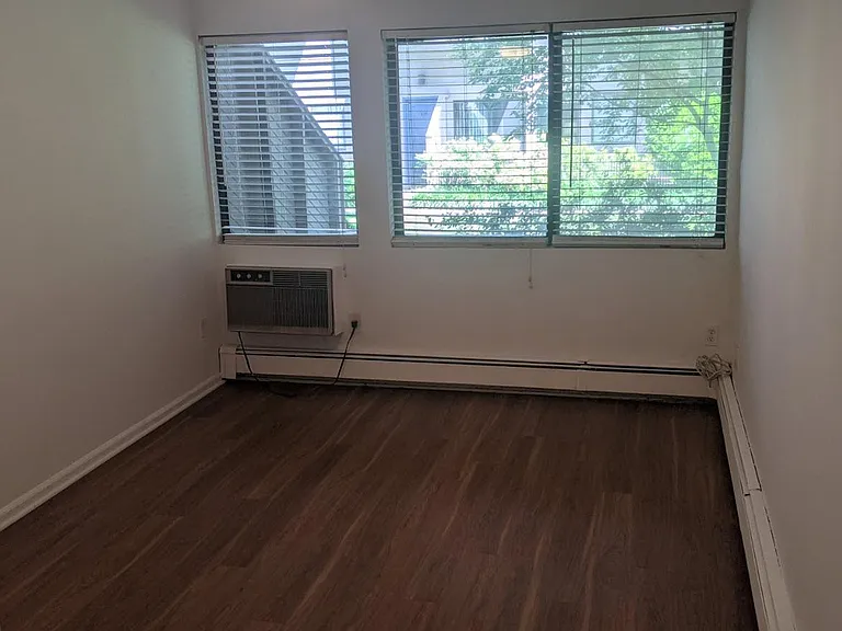 1465 E Putnam Ave #509 — Photo 6