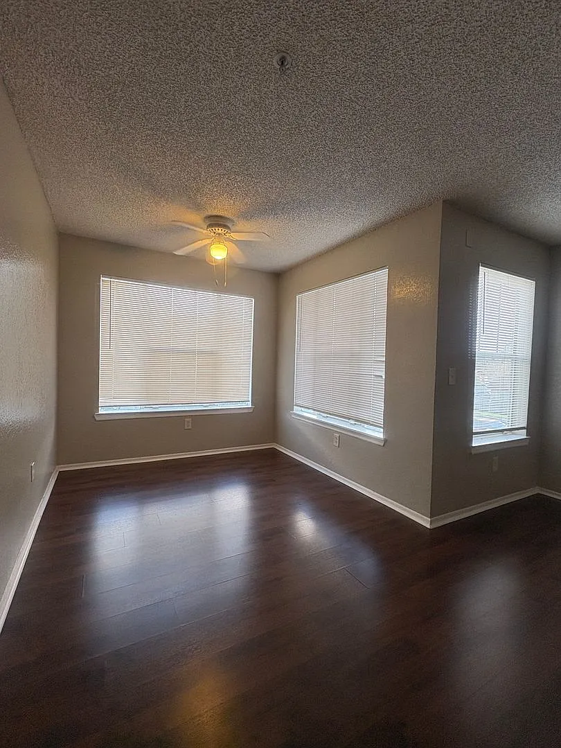 2208 Antigua Pl — Photo 4