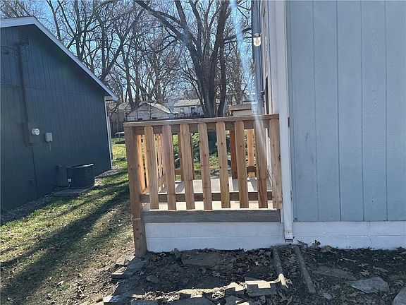 3rd image of 1615 Michael St