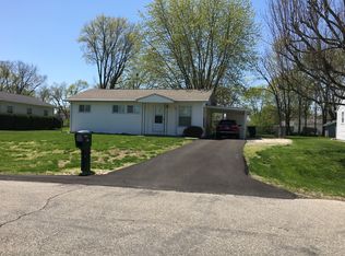 272 Woodlane Dr, Columbus, IN 47201