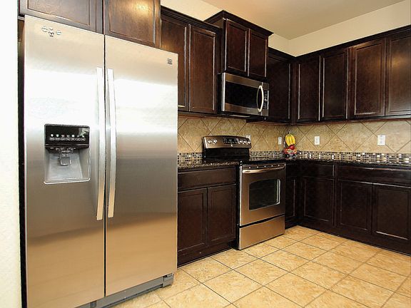 4th image of 2204 Jesse Dr