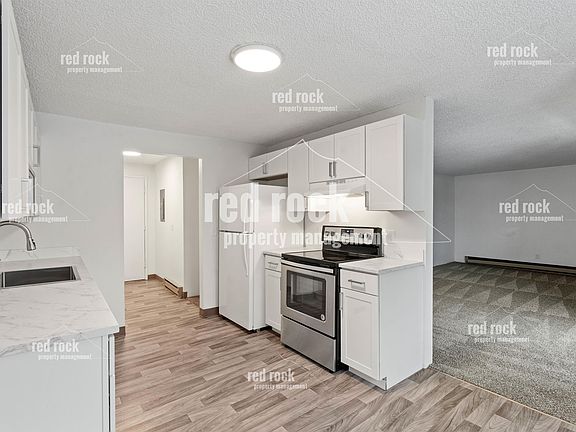 2nd image of 111 E Hattie Ave