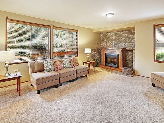 3rd image of 14415 Cascade Dr SE