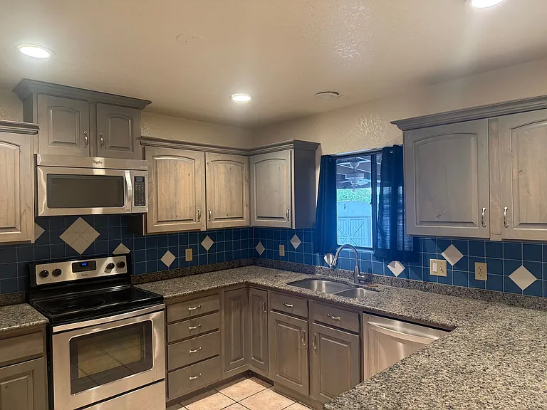 4285 E Mustang Dr — Photo 3