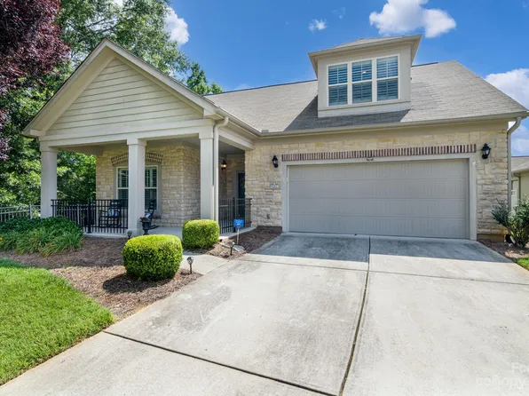 2228 Coltsview Ln, Matthews, NC 28105