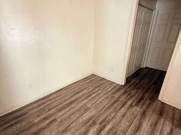 4th image of 2285 Hartsfield Rd #2