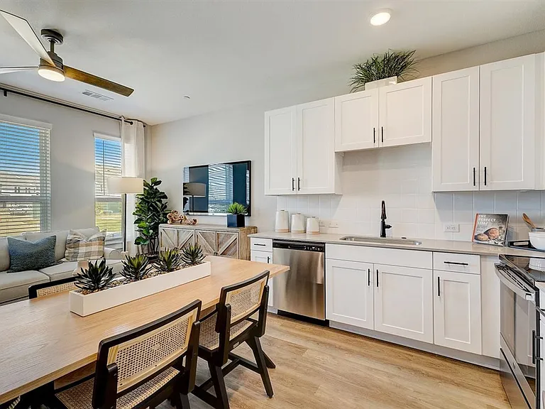 Carmel Villas — Photo 64