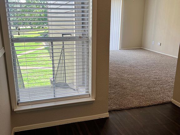 3rd image of 1302 E Broadway St APT 556