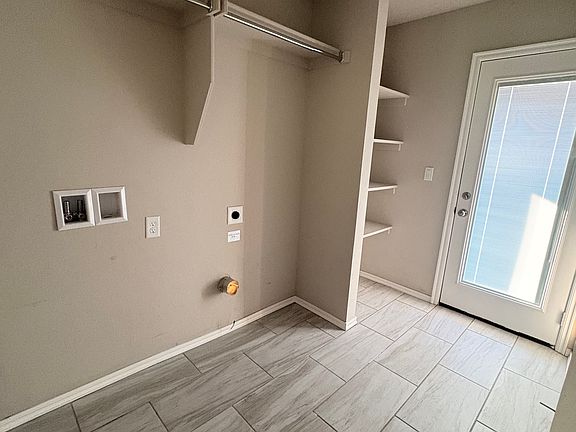5th image of 11632 SW 12th St