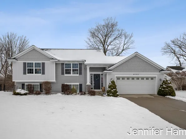 4121 Savannah Ct SW, Grandville, MI 49418