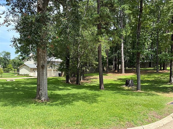 3rd image of 0 Gilbert Pl Unit 2