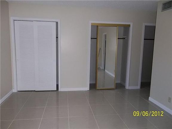 4th image of 501 NE 14th Ave APT 301