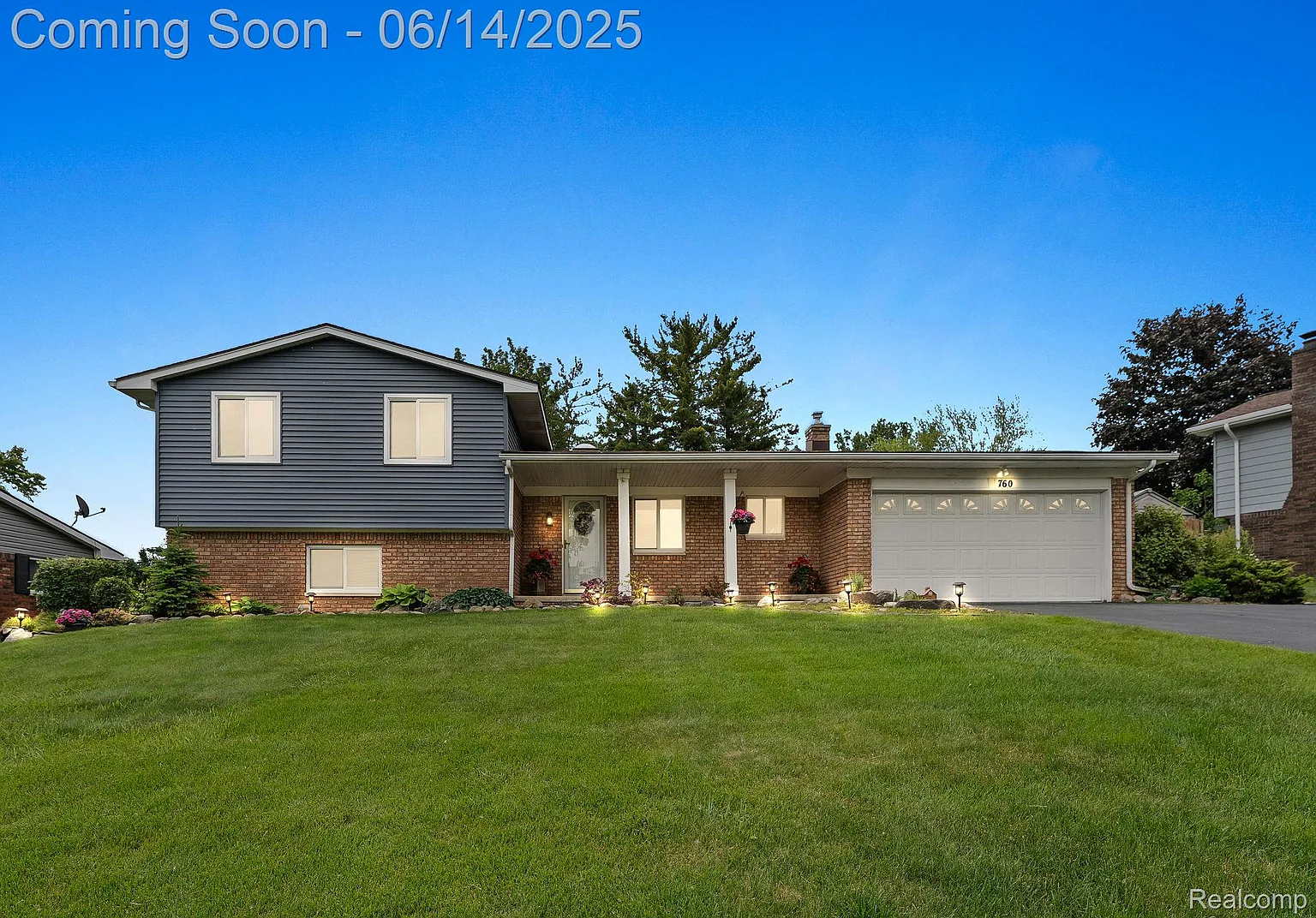 760 W Oxhill Dr photo 1